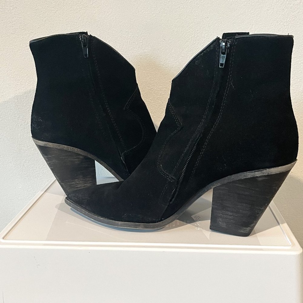 Steve Madden Texan Black Suede Bootie, Size10